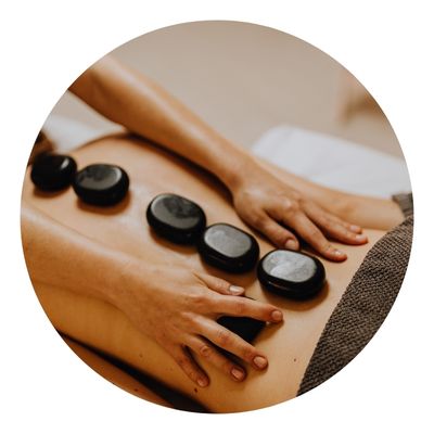 MASSAGE AUX PIERRES CHAUDES